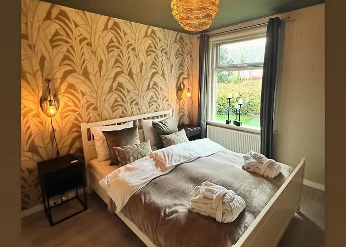 Borgersteeg فندق مبيت وإفطار 4*